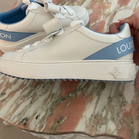 Shoes - Picture 8 of 14